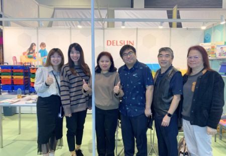 Delsun with clients-01